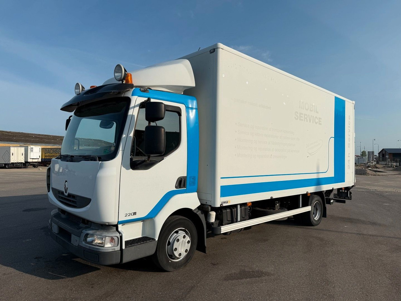 Renault Midlum 220 DXI 4x2 6.0 Box / Koffer - Box truck: picture 1 Renault Midlum 220 DXI 4x2 6.0 Box / Koffer - Box truck: picture 1