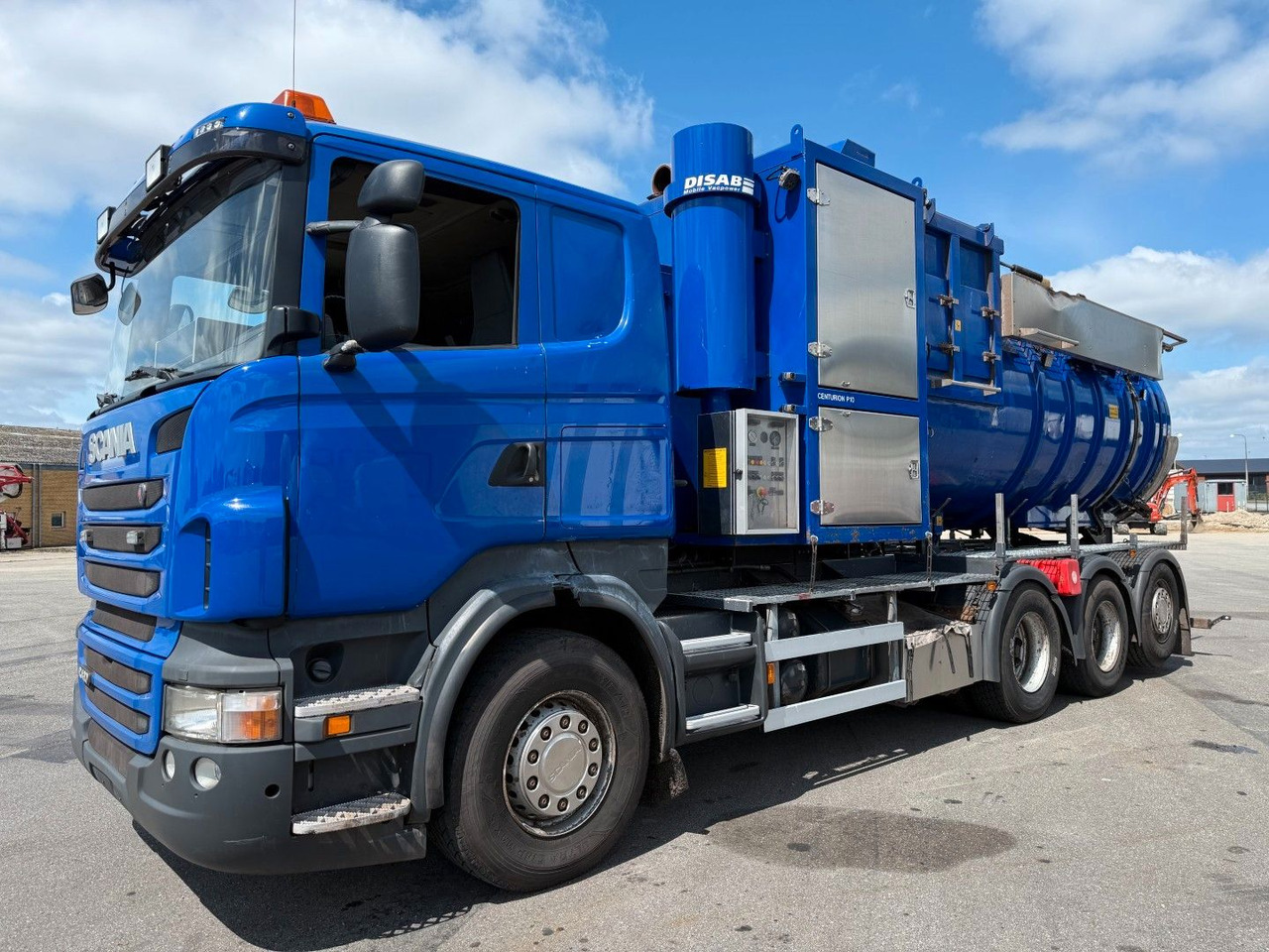 Scania R420 8x4*4 Vacuum Suction Disab Centurion P10 - Vacuum truck: picture 1 Scania R420 8x4*4 Vacuum Suction Disab Centurion P10 - Vacuum truck: picture 1