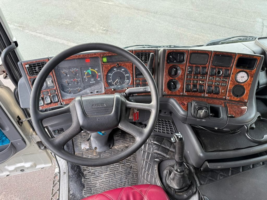 Interior photo 2: Tractor unit Scania R164/480 V8 4x2 Topline / Retarder Scania R164/480 V8 4x2 Topline / Retarder Interior photo 2: Tractor unit Scania R164/480 V8 4x2 Topline / Retarder Scania R164/480 V8 4x2 Topline / Retarder
