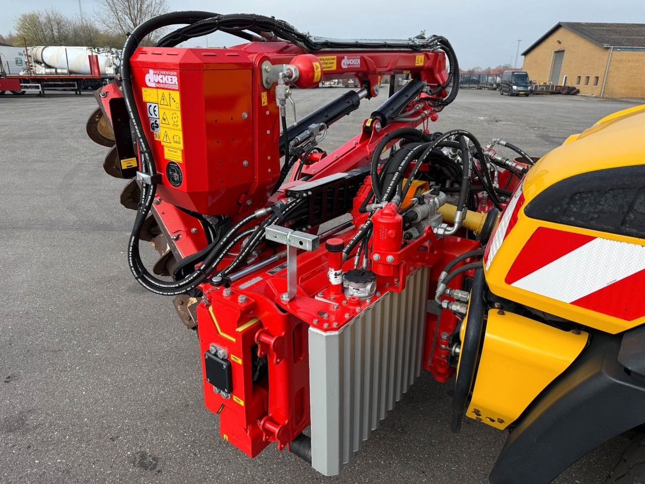 Tipper Unimog U427 4x4 Tipper / Kipper  / Dücker Fräse BRS 15: picture 7 Tipper Unimog U427 4x4 Tipper / Kipper  / Dücker Fräse BRS 15: picture 7