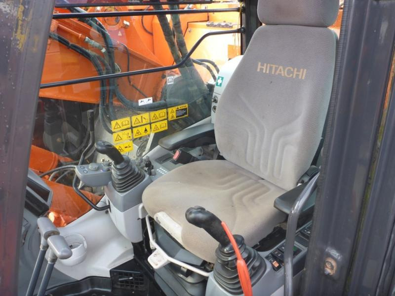 Hitachi ZX225USLC-5B - Crawler excavator: picture 4 Hitachi ZX225USLC-5B - Crawler excavator: picture 4