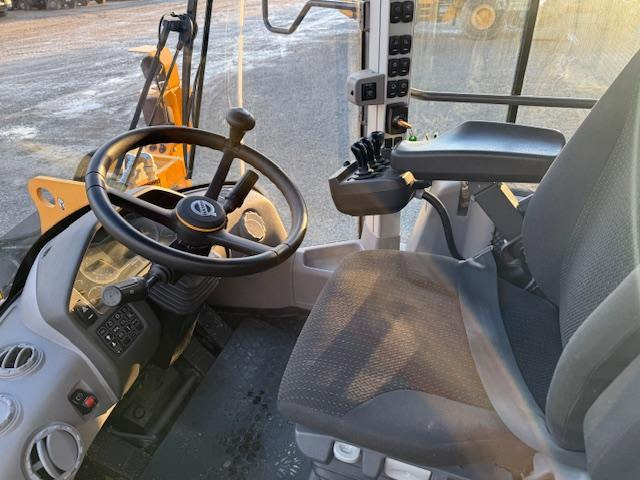 Volvo L110H - Wheel loader: picture 3 Volvo L110H - Wheel loader: picture 3