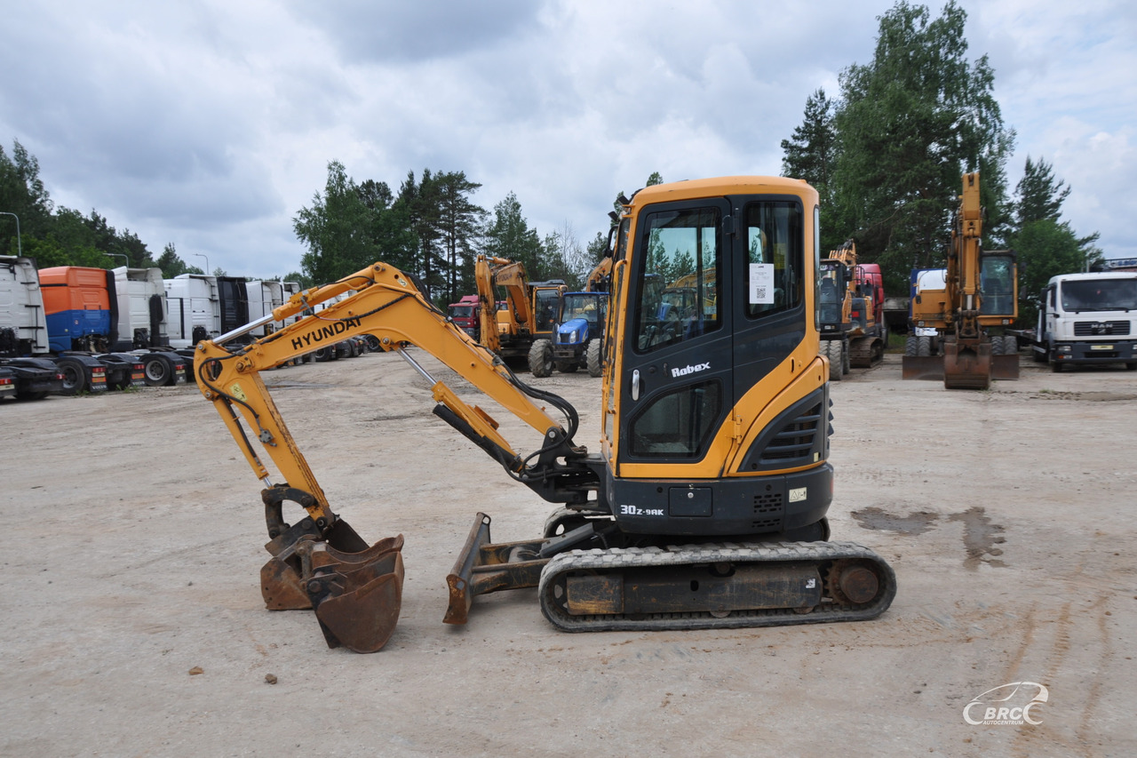 Hyundai R30Z-9AK - Mini excavator: picture 3 Hyundai R30Z-9AK - Mini excavator: picture 3