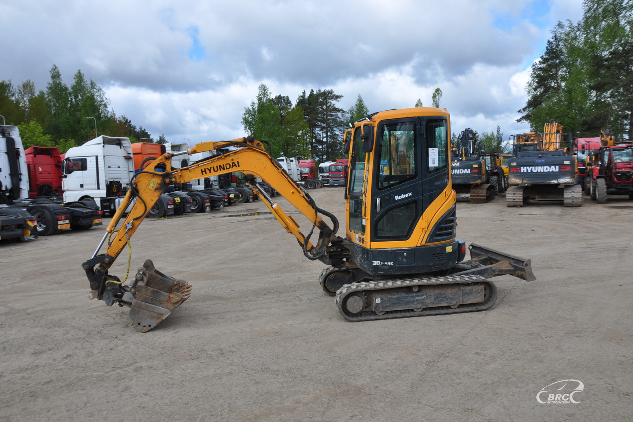 Hyundai R30Z-9AK - Mini excavator: picture 3 Hyundai R30Z-9AK - Mini excavator: picture 3