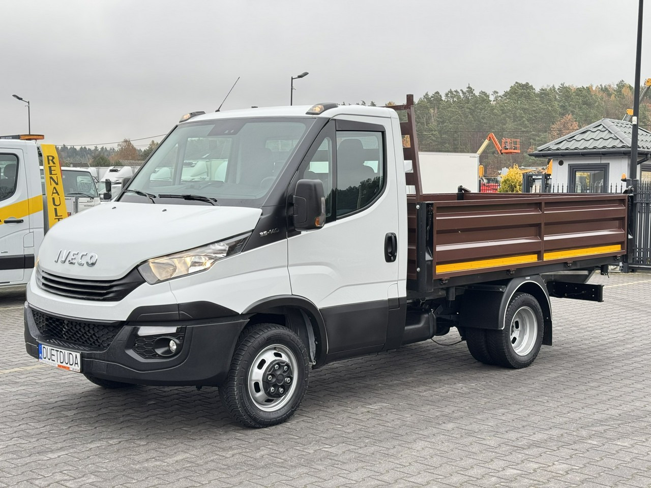 Iveco Daily 35C14 - Tipper van: picture 5 Iveco Daily 35C14 - Tipper van: picture 5