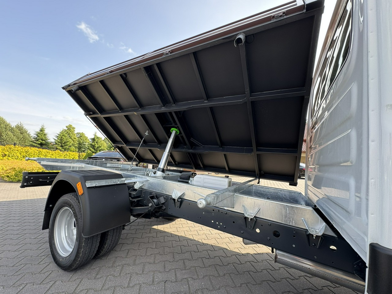 Iveco Daily 50C18 V - Tipper van: picture 5 Iveco Daily 50C18 V - Tipper van: picture 5