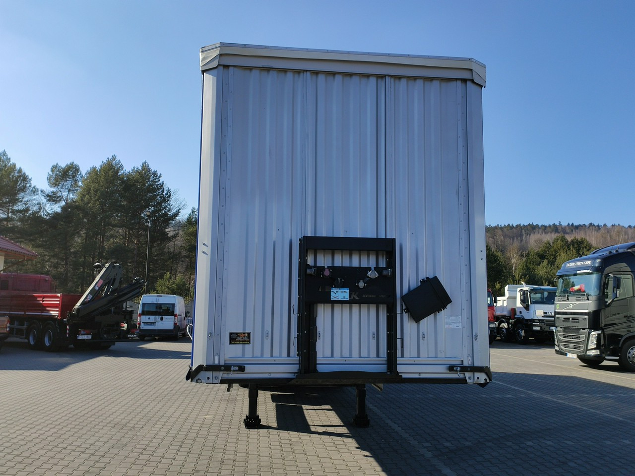 Kassbohrer Maxima XS Standard Super Stan Nowe Firany !!! - Curtainsider semi-trailer: picture 4 Kassbohrer Maxima XS Standard Super Stan Nowe Firany !!! - Curtainsider semi-trailer: picture 4
