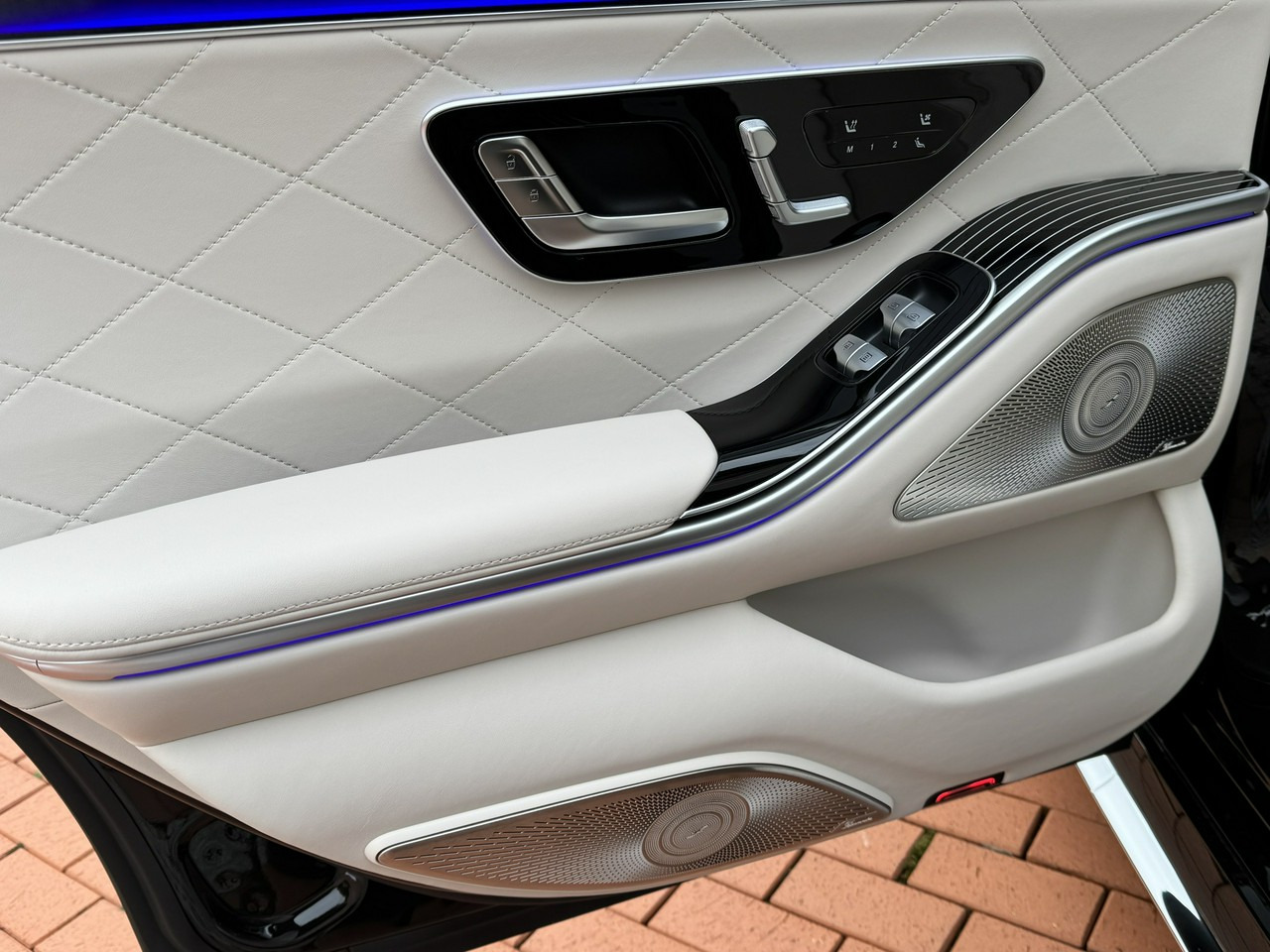 Sedan Mercedes S 450: picture 45