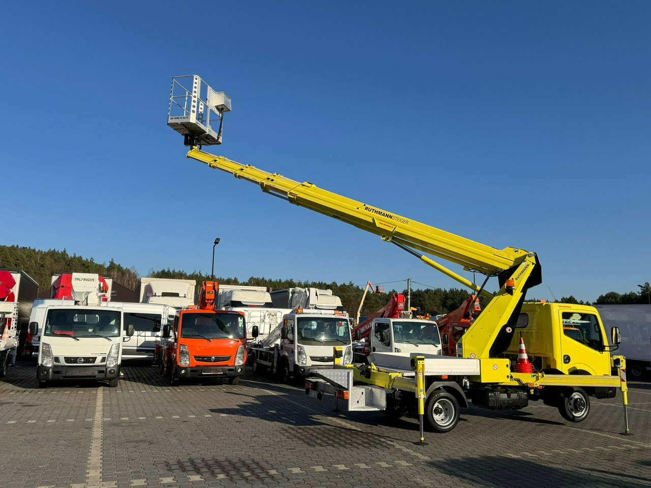 Nissan Cabstar on lease Nissan Cabstar: picture 15