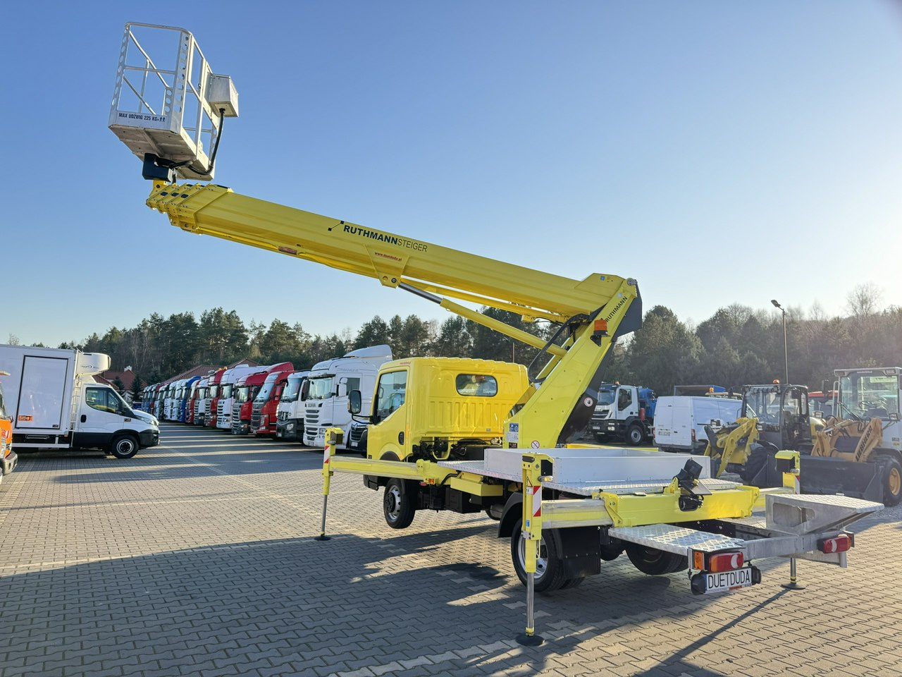 Nissan Cabstar on lease Nissan Cabstar: picture 19