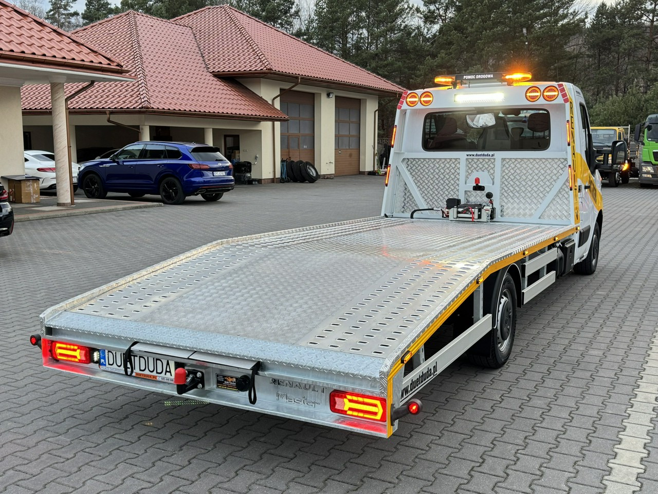 Tow truck Renault Master: picture 16
