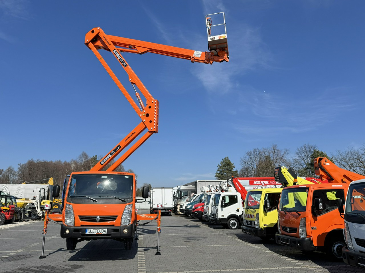 Renault Maxity - Truck mounted aerial platform: picture 3 Renault Maxity - Truck mounted aerial platform: picture 3