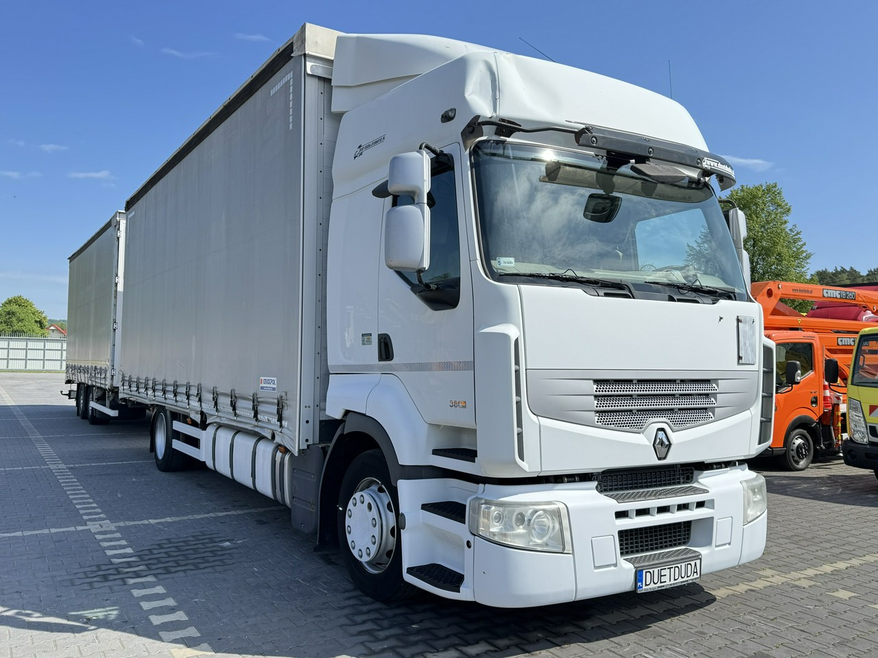 Renault Premium 380 DXi Euro 5 Firana 19 Palet Dach Zsuwany 18ton DMC - Curtainsider truck: picture 4 Renault Premium 380 DXi Euro 5 Firana 19 Palet Dach Zsuwany 18ton DMC - Curtainsider truck: picture 4