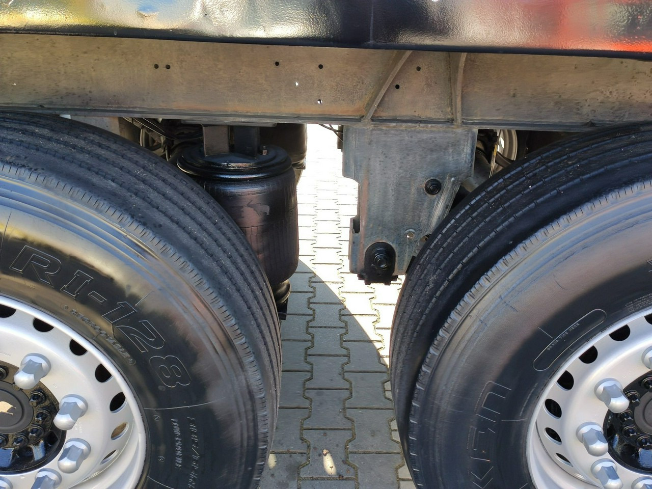 Schmitz Cargobull Ciężarowa 2-osiowa na poduszkach Tandem Stan Unikat !!! on lease Schmitz Cargobull Ciężarowa 2-osiowa na poduszkach Tandem Stan Unikat !!!: picture 12