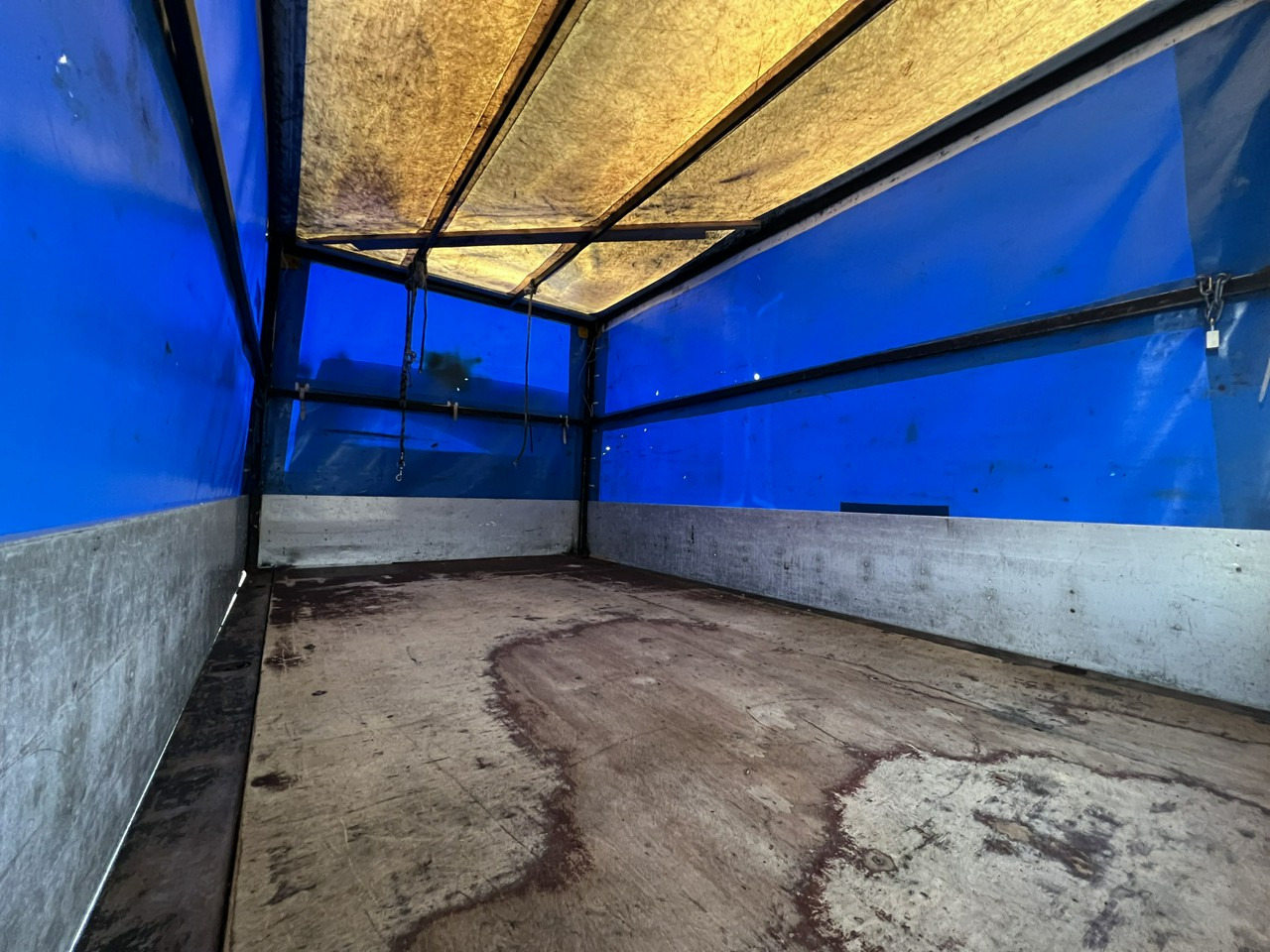 Curtain side van Volkswagen LT: picture 16