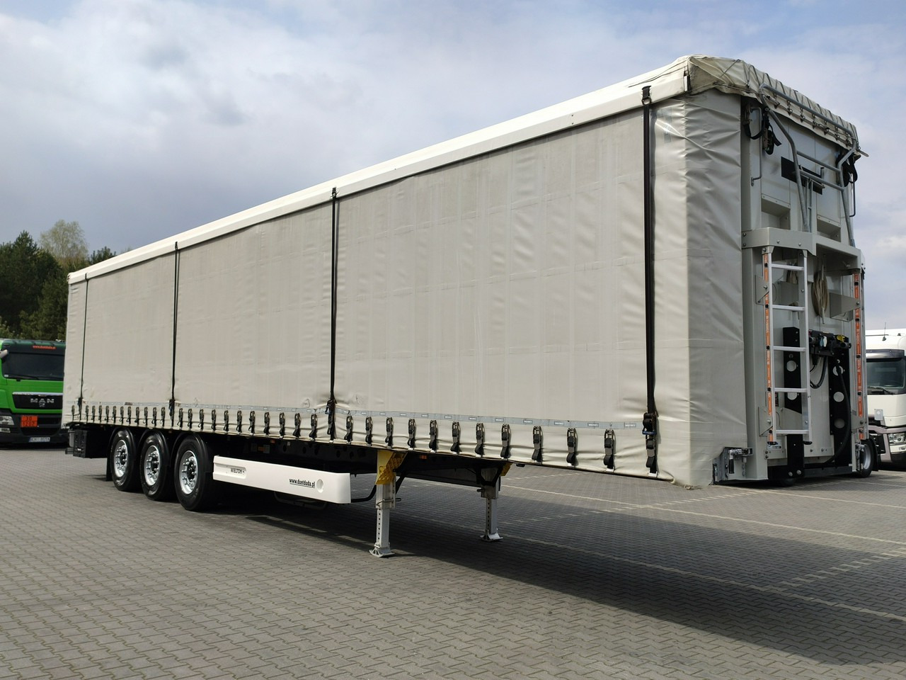 Wielton Standard na osiach SAF LIBNER DO PALET, ZRĄBKI, TROCIN - Curtainsider semi-trailer: picture 3 Wielton Standard na osiach SAF LIBNER DO PALET, ZRĄBKI, TROCIN - Curtainsider semi-trailer: picture 3