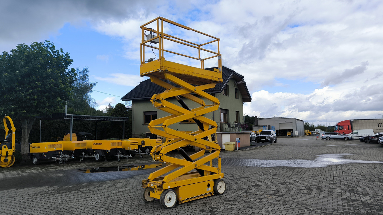 Scissor lift SKYJACK SJ III 3226: picture 10
