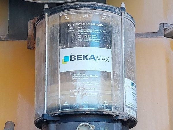 Crawler excavator CAT 352 F: picture 9