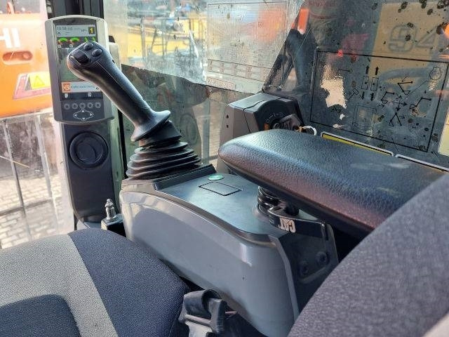 Crawler excavator CAT 352 F: picture 13