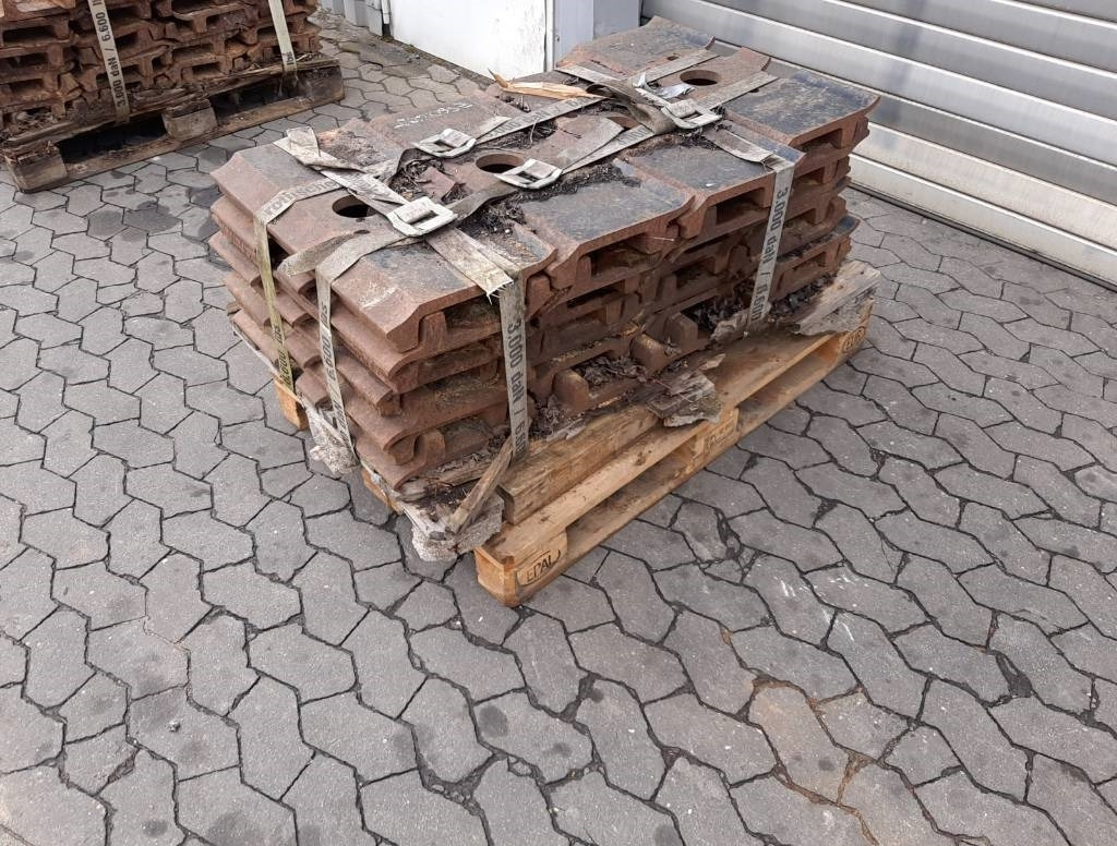 Hitachi Bodenplatten 650mm, Zweisteg - Track for Construction machinery: picture 1 Hitachi Bodenplatten 650mm, Zweisteg - Track for Construction machinery: picture 1