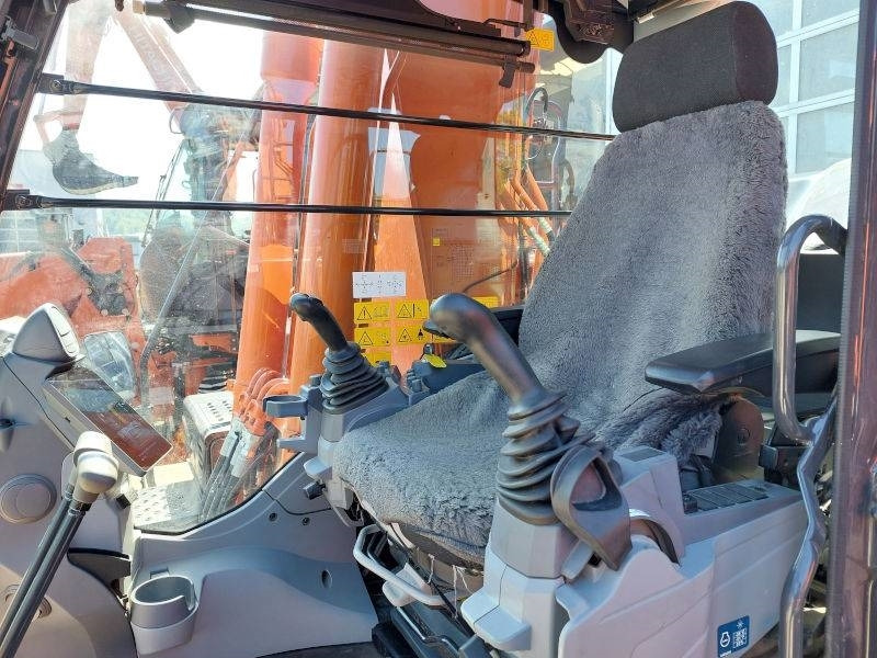 Crawler excavator Hitachi ZX 250 LCN-7: picture 13