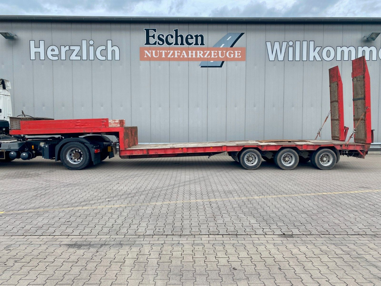 Bunge Tieflader| HU bis 02/2026*hydr. Rampen*Blatt*SAF - Low loader semi-trailer: picture 2 Bunge Tieflader| HU bis 02/2026*hydr. Rampen*Blatt*SAF - Low loader semi-trailer: picture 2