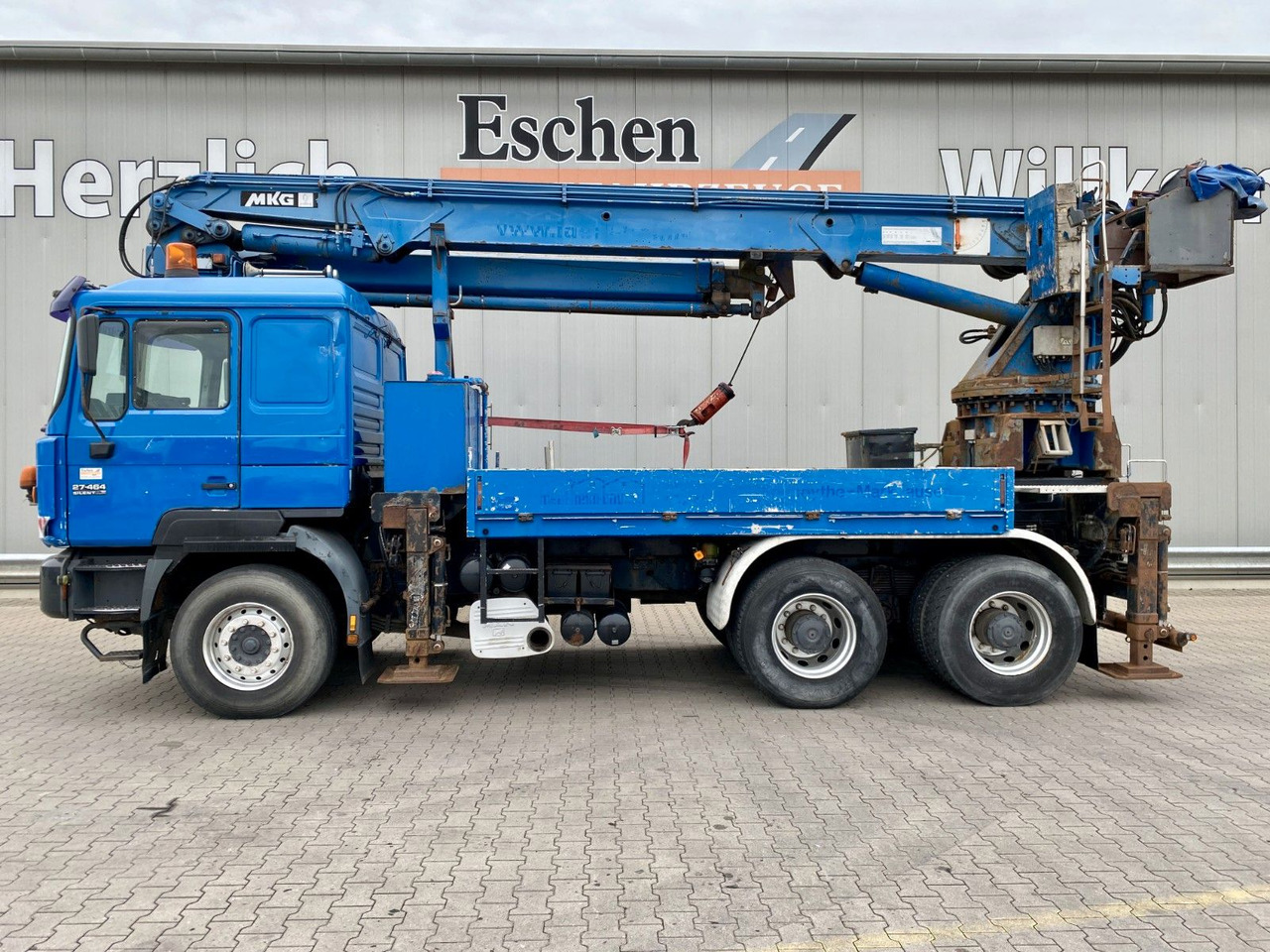 MAN 27.464 6x4 | MKG HMK 350a 2L*FUNK*Retarder*AHK - Crane truck: picture 2 MAN 27.464 6x4 | MKG HMK 350a 2L*FUNK*Retarder*AHK - Crane truck: picture 2