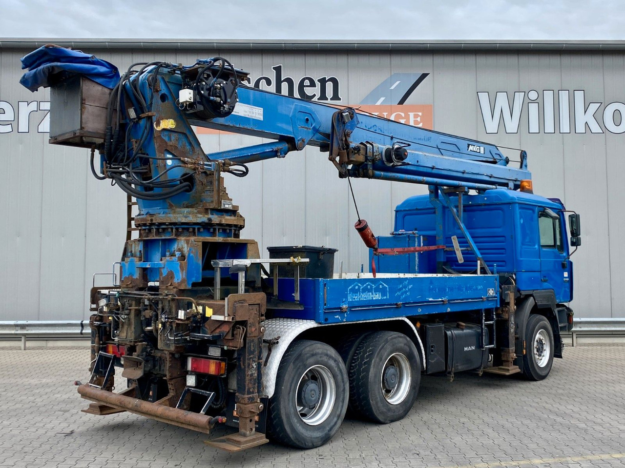 MAN 27.464 6x4 | MKG HMK 350a 2L*FUNK*Retarder*AHK - Crane truck: picture 5 MAN 27.464 6x4 | MKG HMK 350a 2L*FUNK*Retarder*AHK - Crane truck: picture 5