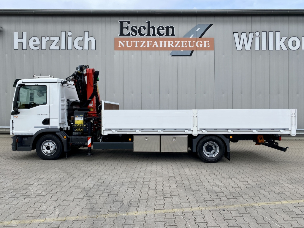 MAN TGL 12.220 4x2 BL / Palfinger PK 9.501 Kran - Dropside/ Flatbed truck, Crane truck: picture 2 MAN TGL 12.220 4x2 BL / Palfinger PK 9.501 Kran - Dropside/ Flatbed truck, Crane truck: picture 2