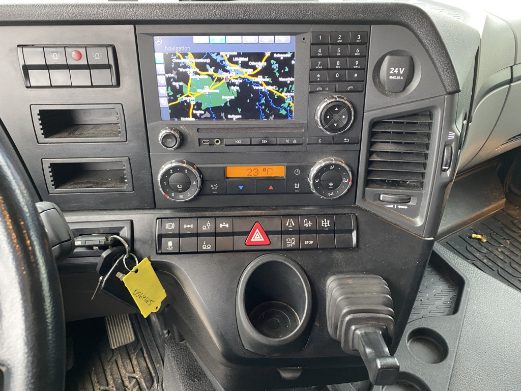 Dropside/ Flatbed truck, Crane truck Mercedes-Benz 2540 LL 6x2 Antos / Palfinger PK 23001 Kran: picture 11