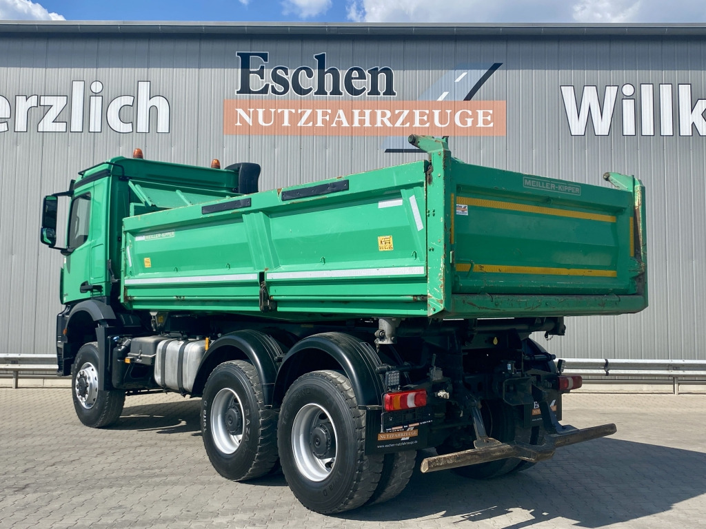 Mercedes-Benz 3345 / 6x6 - Tipper: picture 4 Mercedes-Benz 3345 / 6x6 - Tipper: picture 4
