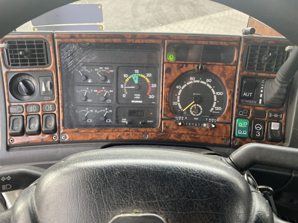 Scania 114 G 340 / 6x2 BL - Curtainsider truck: picture 5 Scania 114 G 340 / 6x2 BL - Curtainsider truck: picture 5