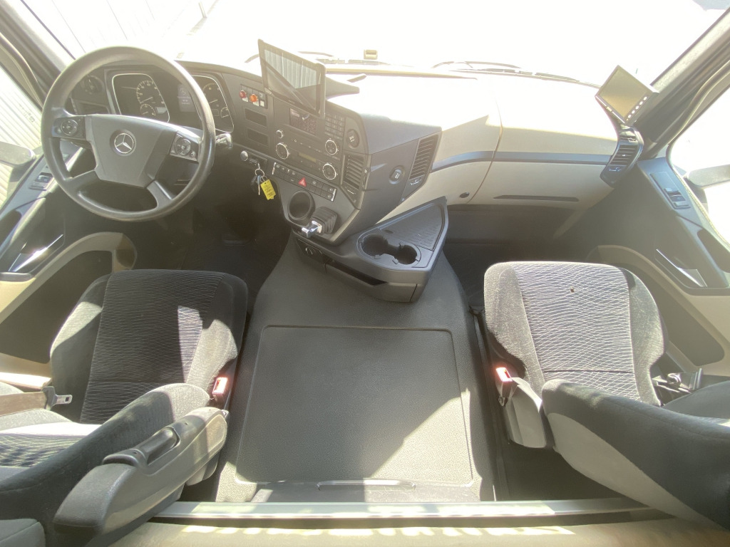 Tractor unit Mercedes-Benz 2642 LS 6x4 / Atlas 332.3 E-AS Faltkran: picture 16