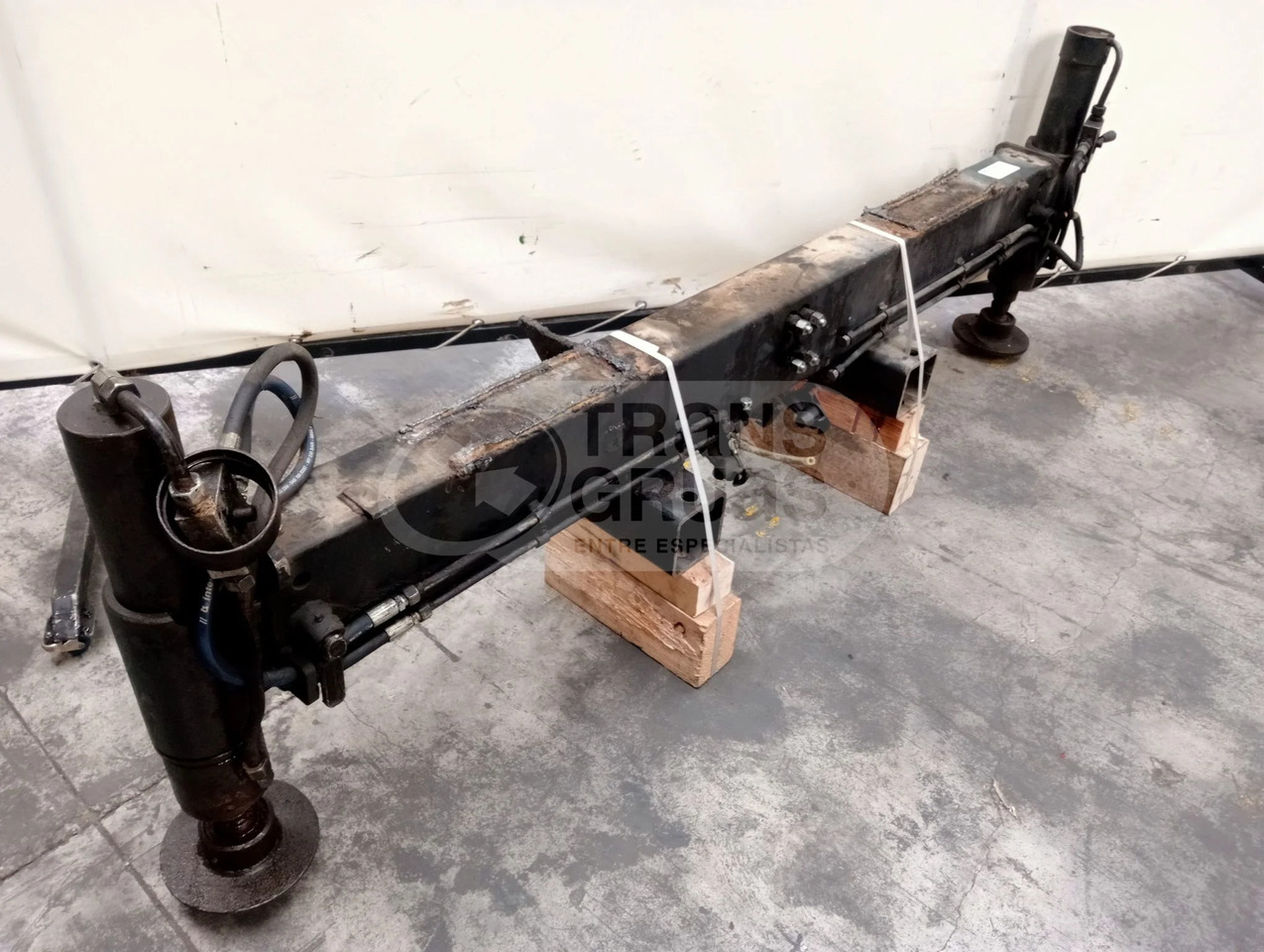 Estabilizador hidráulicos a 3.300 mm - Attachment for Crane: picture 1 Estabilizador hidráulicos a 3.300 mm - Attachment for Crane: picture 1