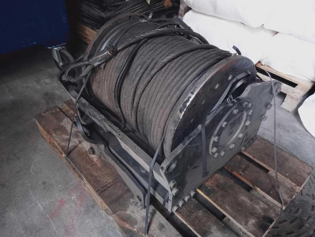 Cabrestante de elevación BREVINI V40/L (VR910) - Winch: picture 1 Cabrestante de elevación BREVINI V40/L (VR910) - Winch: picture 1