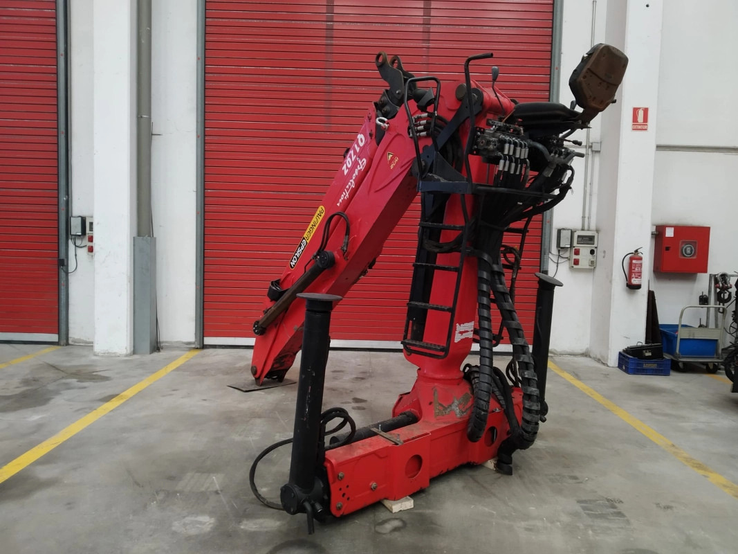 Grúa Epsilon Q170Z96 (1) - Loader crane for Truck: picture 1 Grúa Epsilon Q170Z96 (1) - Loader crane for Truck: picture 1