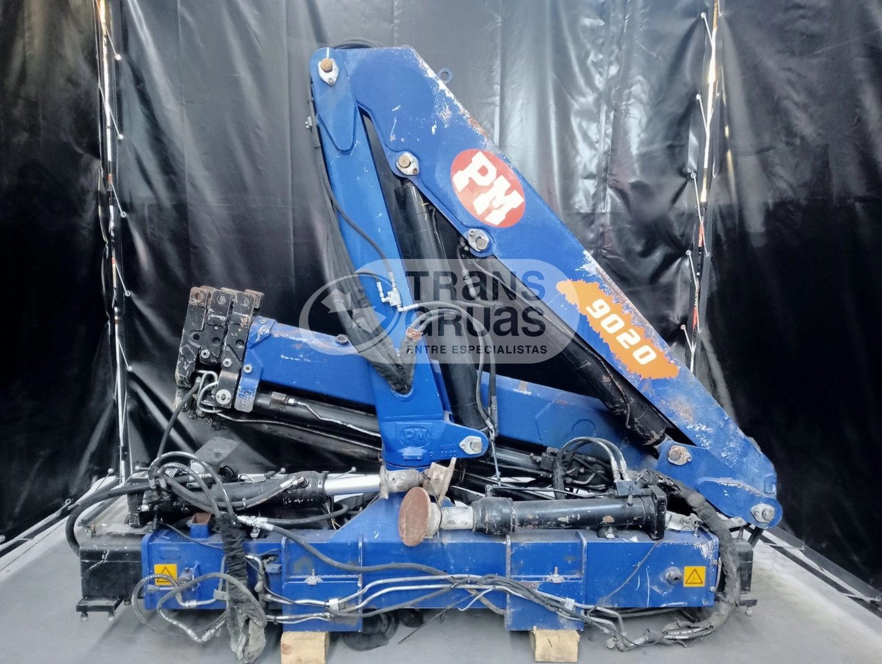 Grúa PM 9 - Loader crane for Truck: picture 2 Grúa PM 9 - Loader crane for Truck: picture 2