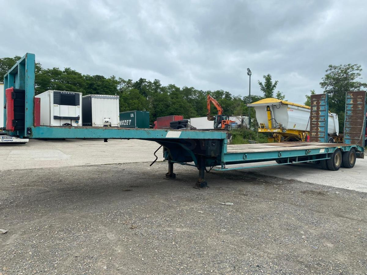 Castera  - Low loader semi-trailer: picture 4 Castera  - Low loader semi-trailer: picture 4