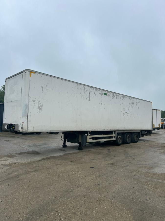 Chereau - Closed box semi-trailer: picture 4 Chereau - Closed box semi-trailer: picture 4