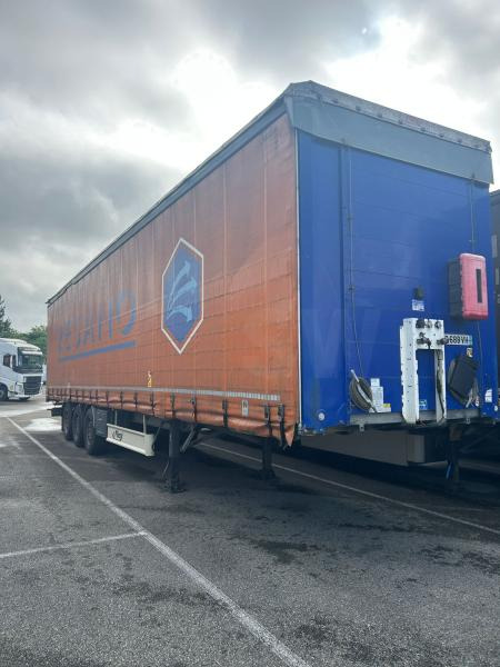 Fliegl - Curtainsider semi-trailer: picture 1 Fliegl - Curtainsider semi-trailer: picture 1
