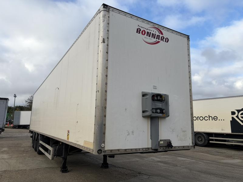 Fruehauf - Closed box semi-trailer: picture 1 Fruehauf - Closed box semi-trailer: picture 1