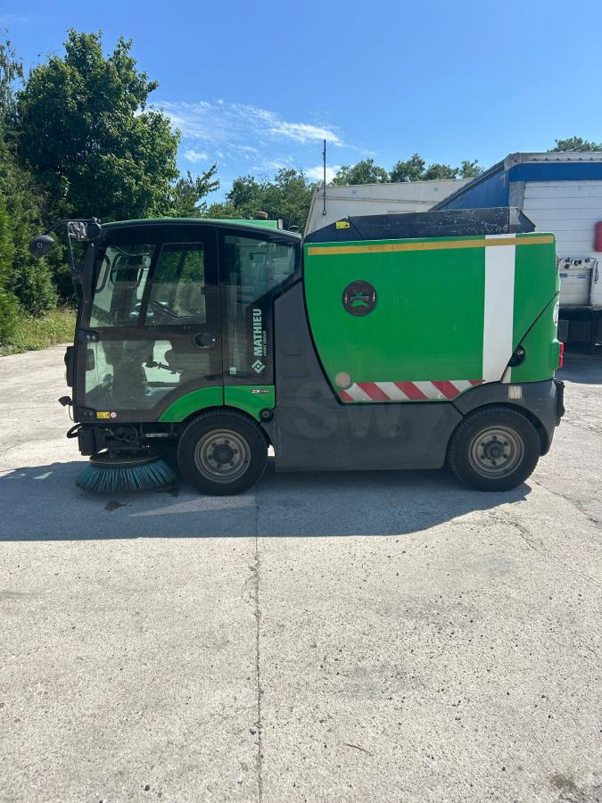 Mathieu Azura MC210 - Road sweeper: picture 1 Mathieu Azura MC210 - Road sweeper: picture 1