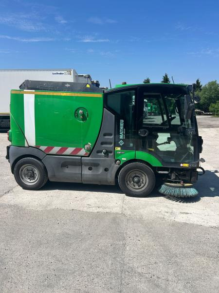 Mathieu Azura MC210 - Road sweeper: picture 2 Mathieu Azura MC210 - Road sweeper: picture 2