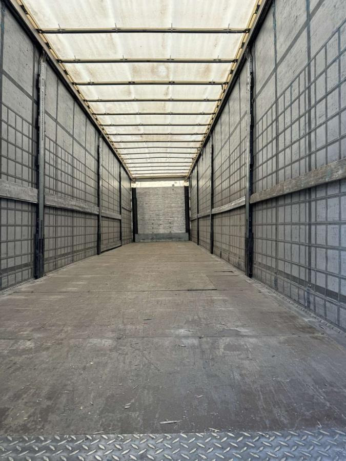 Schmitz Cargobull - Curtainsider semi-trailer: picture 2 Schmitz Cargobull - Curtainsider semi-trailer: picture 2