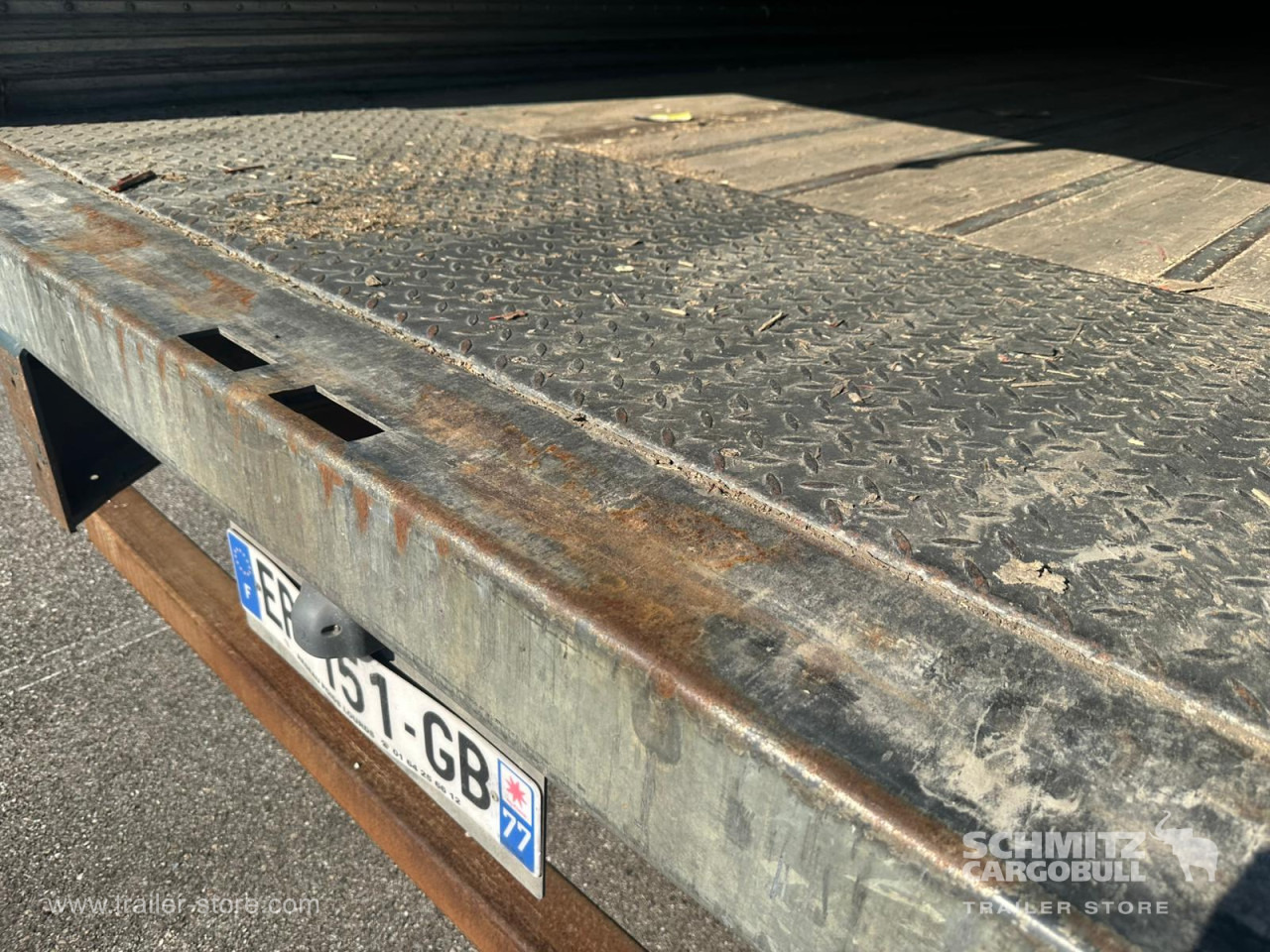 FRUEHAUF Dryfreight Standard Roller shutter door - Closed box semi-trailer: picture 4 FRUEHAUF Dryfreight Standard Roller shutter door - Closed box semi-trailer: picture 4