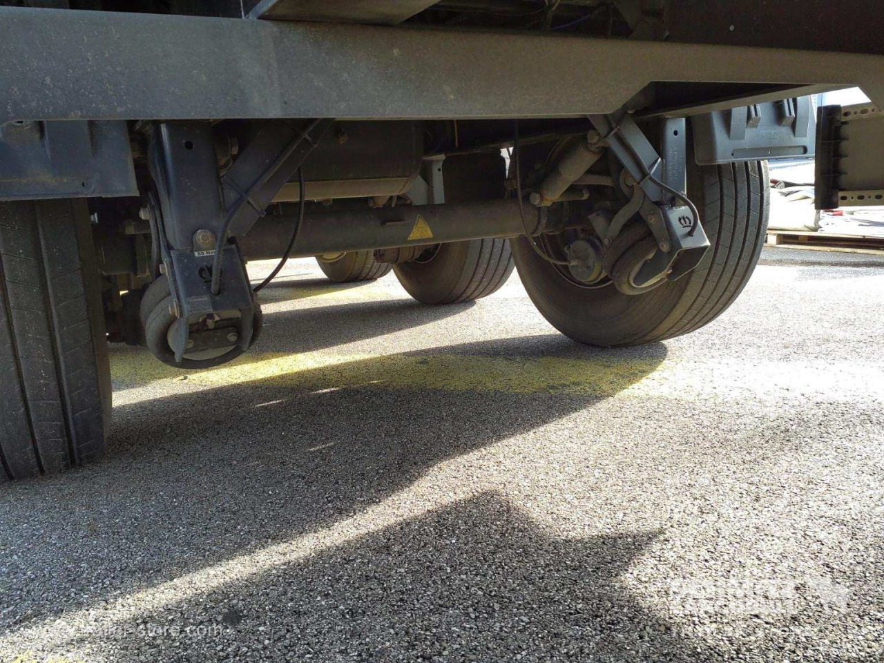 KRONE Curtainsider Standard - Curtainsider semi-trailer: picture 2 KRONE Curtainsider Standard - Curtainsider semi-trailer: picture 2
