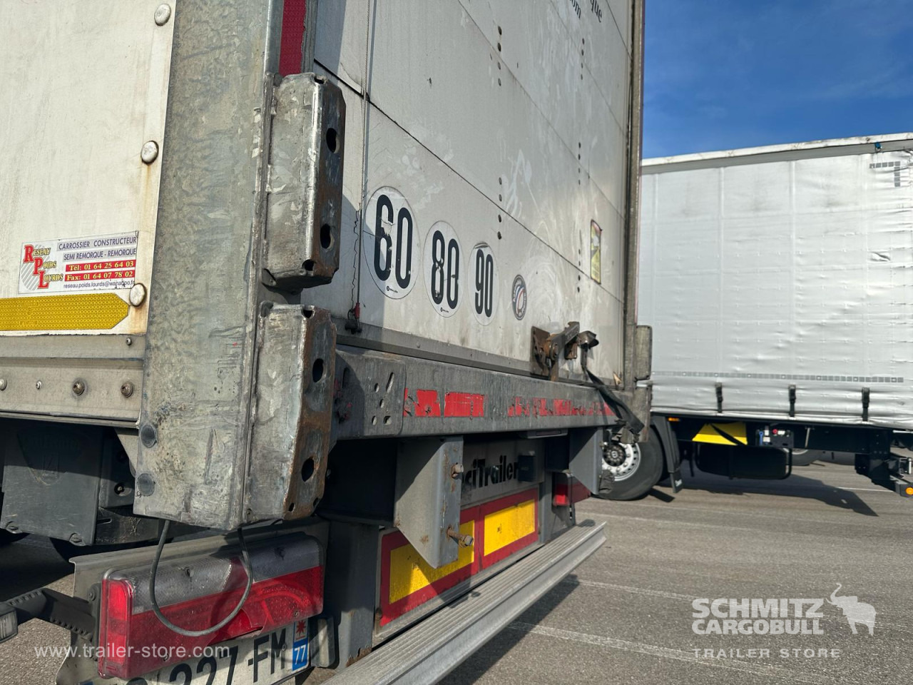 Closed box semi-trailer LECI TRAILER Dryfreight Standard Roller shutter door: picture 13