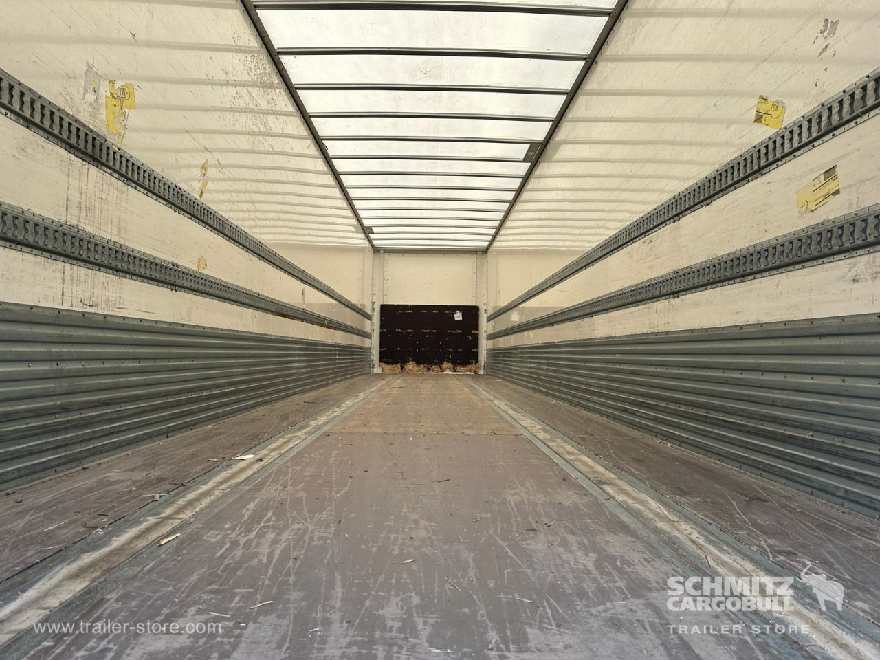 Closed box semi-trailer LECI TRAILER Dryfreight Standard Roller shutter door: picture 7