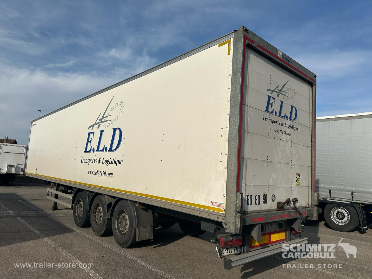 Closed box semi-trailer LECI TRAILER Dryfreight Standard Roller shutter door: picture 6