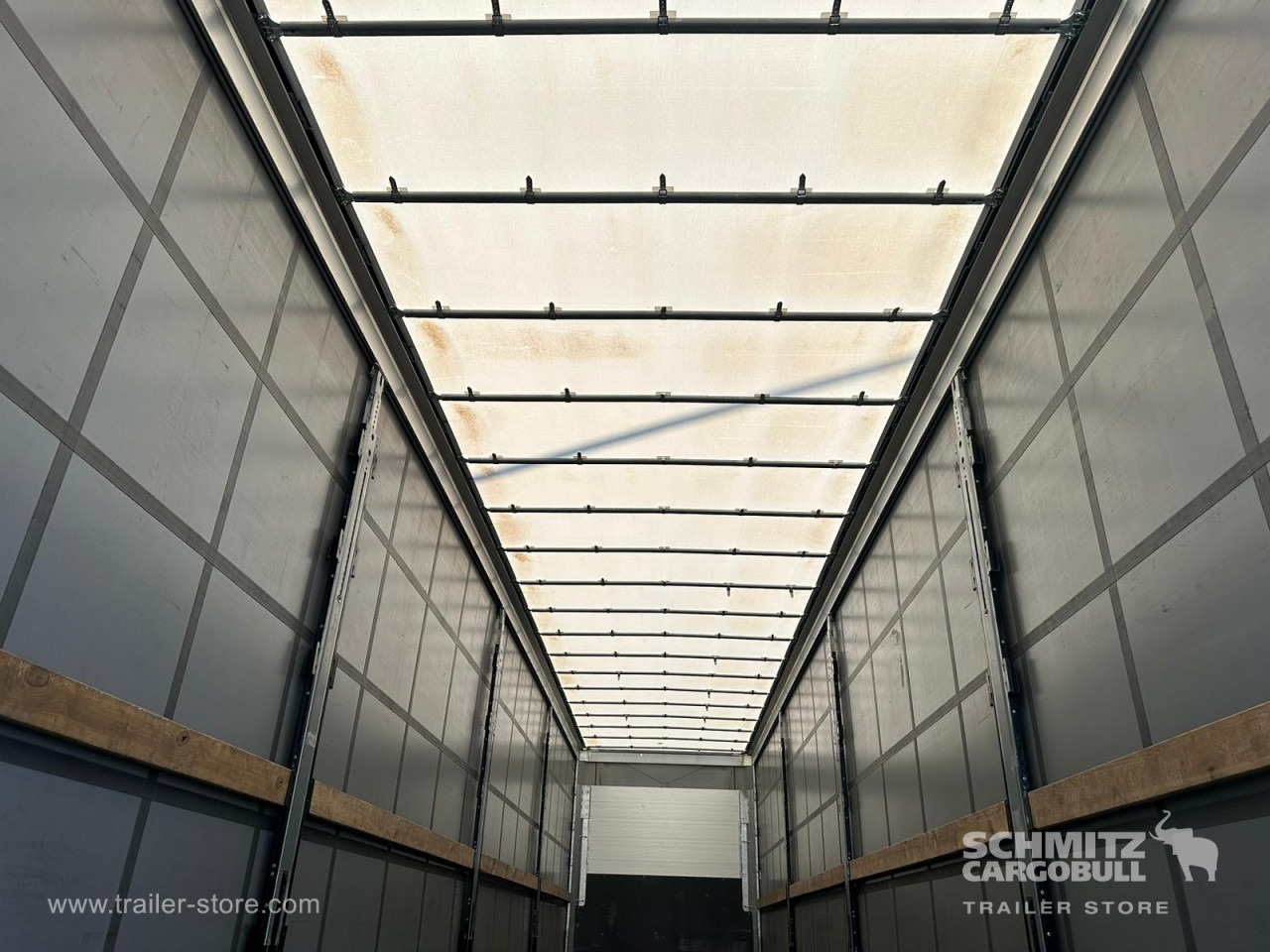 SCHMITZ Curtainsider Standard - Curtainsider semi-trailer: picture 5 SCHMITZ Curtainsider Standard - Curtainsider semi-trailer: picture 5